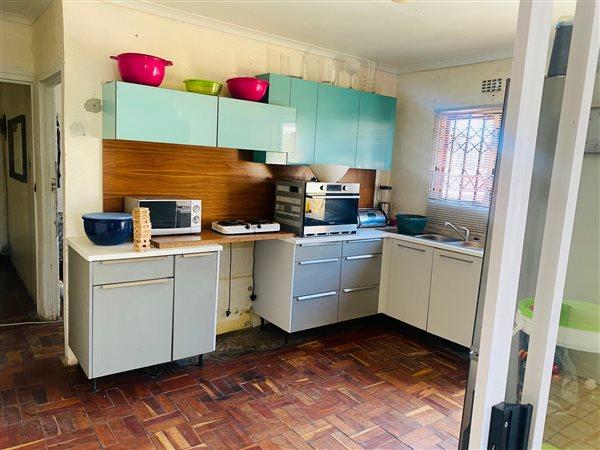 3 Bedroom Property for Sale in Sabata Dalindyebo Square Western Cape